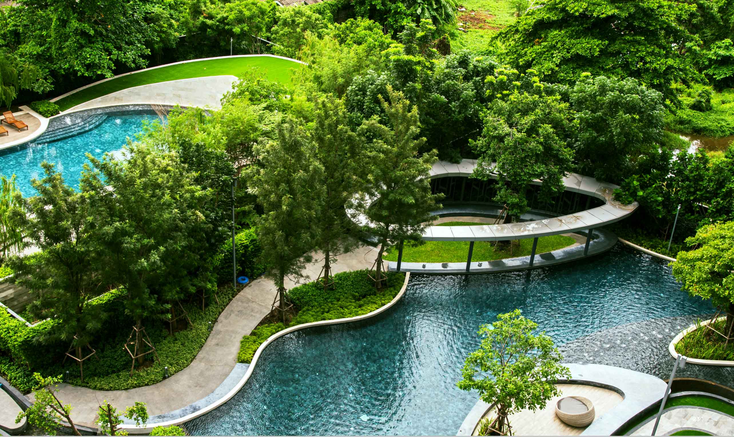 Aqua City - Club House & Hồ bơi trong The Valencia